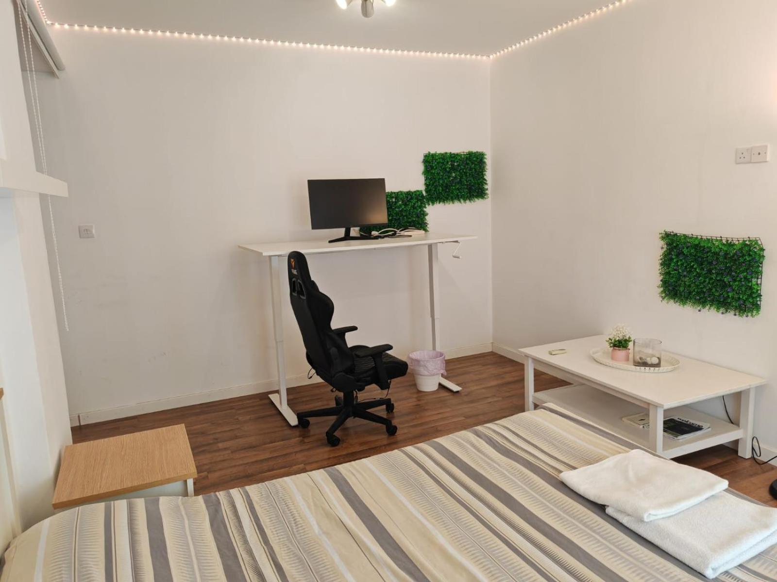 לרנקה Work & Chill - Stylish Studio, Ergonomic Office Setup מראה חיצוני תמונה